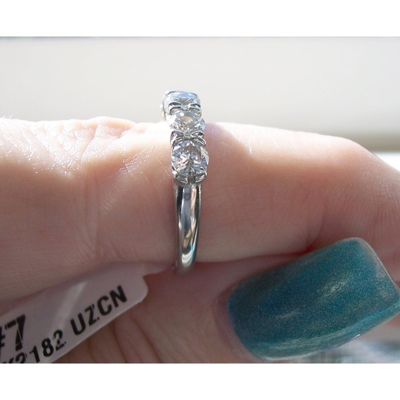 STAINLESS STEEL 7 Stone AAA Grade CZ Band Ring-NWT - Picture 8 of 16